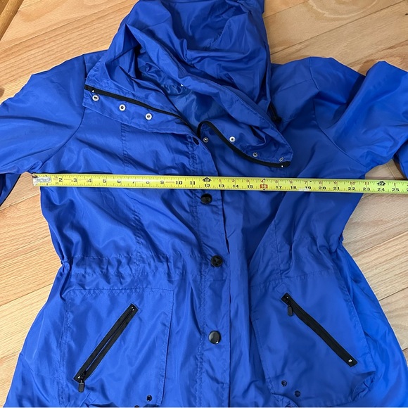 XL Serengeti Windbreaker - Picture 9 of 10